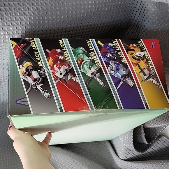 Voltron 30th Anniversary  Collector's Set - Picture 5 of 10